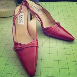 Isaac Mizrahi red pointed toe sling back heels